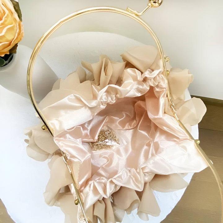 Sac à main rond champagne avec anse dorée et détails floraux en satin., 46193932239072,46193932271840,46193932304608,46193932337376
