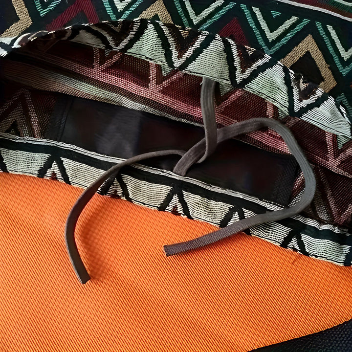 Tissu avec motif géométrique et cordon gris sur surface orange, 46193923719392,46193923752160,46193923784928