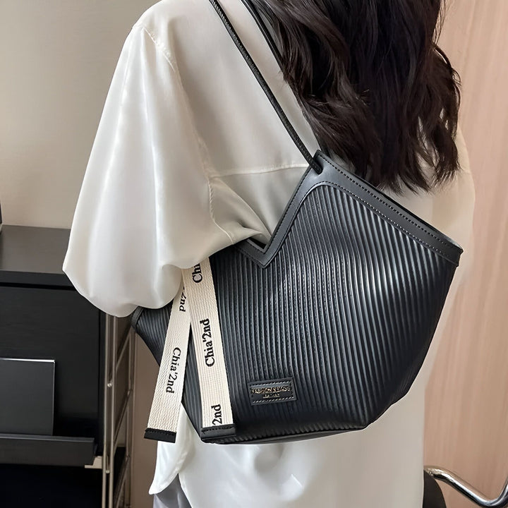 Sac à main noir strié porté sur l'épaule avec sangle Chia'2nd, 46193872208096,46193872240864,46193872273632,46193872306400