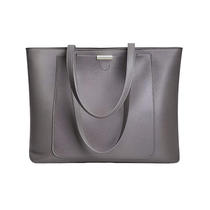 Sac cabas gris en cuir texturé avec une poche frontale et un petit logo argenté, 46193838915808