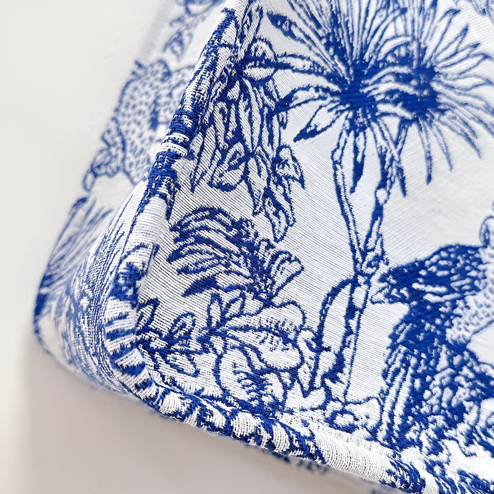 Tissu blanc avec motif toile de Jouy bleu: jungle, palmiers, léopard, oiseau., 46193944953056,46193944985824,46193945018592