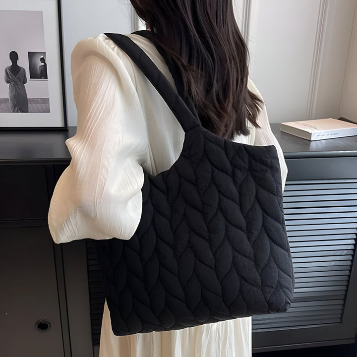 Sac cabas noir matelassé motif tressé porté épaule., 46194049712352,46194049745120,46194049777888,46194049810656