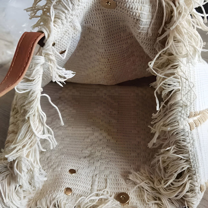 Sac tressé blanc cassé avec franges et anse en cuir marron, 46193944592608