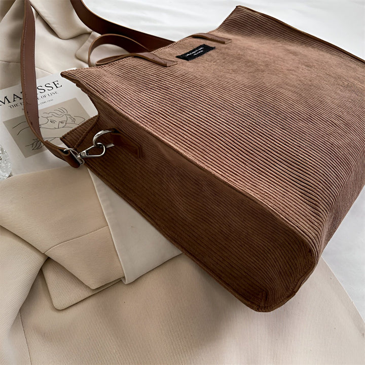 Sac cabas en velours côtelé marron avec lanière en cuir., 46194056757472,46194056790240,46194056823008,46194056855776