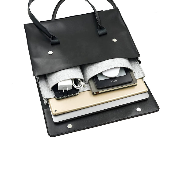 Sac à main noir rempli d'appareils électroniques: ordinateur, tablette, smartphone, liseuse, souris, chargeur., 46193950654688,46193950687456,46193950720224,46193950752992,46193950785760,46193950818528,46193950851296,46193950884064,46193950916832,46193950949600,46193950982368,46193951015136