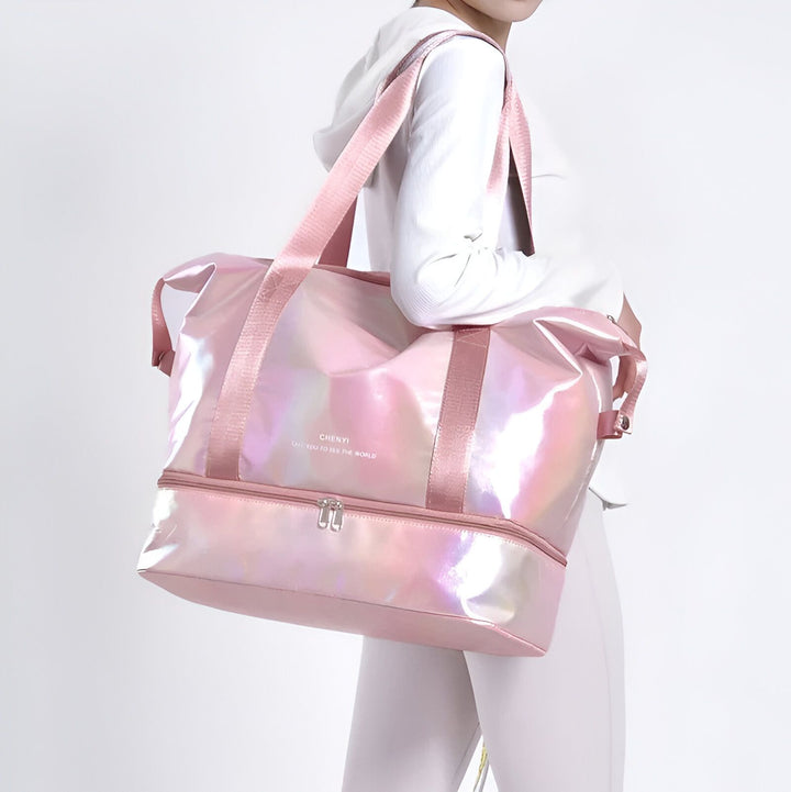 Sac de sport rose irisé porté à l'épaule, 46193917690080,46193917722848,46193917755616