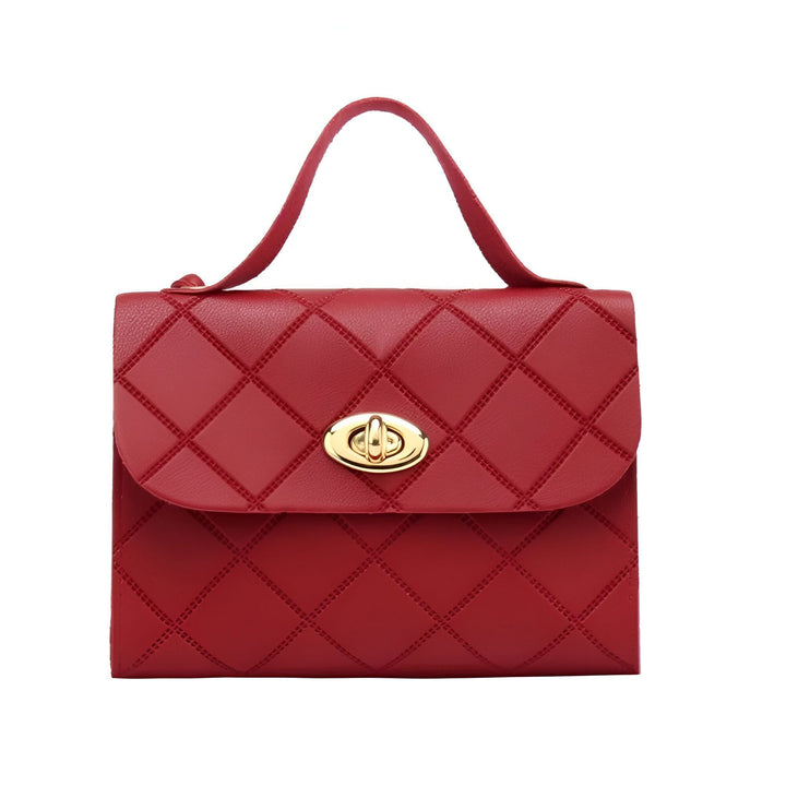 Sac à main rouge matelassé avec fermoir doré., 46262729408736,46262729441504,46262729474272,46262729507040,46262729539808
