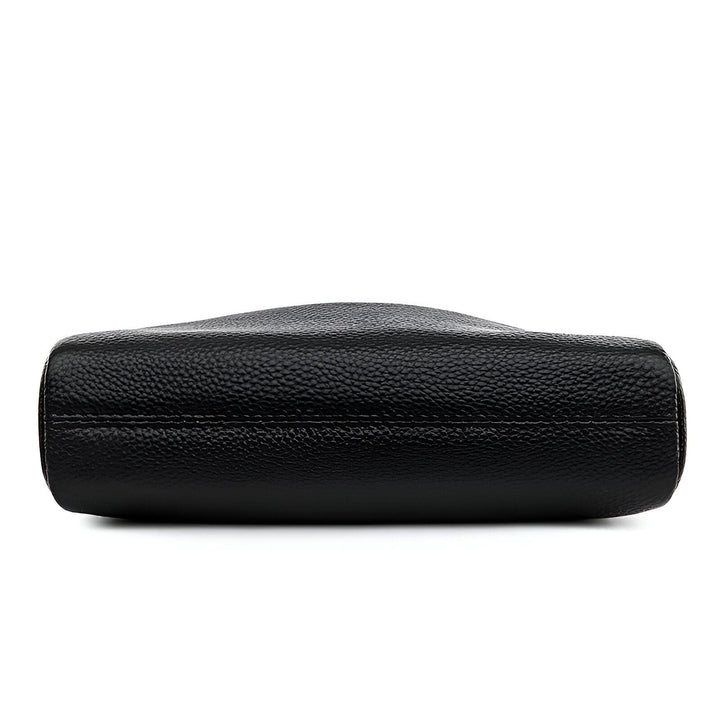 Vue de dessous d'un sac en cuir grainé noir avec coutures., 46266441760992,46266441793760