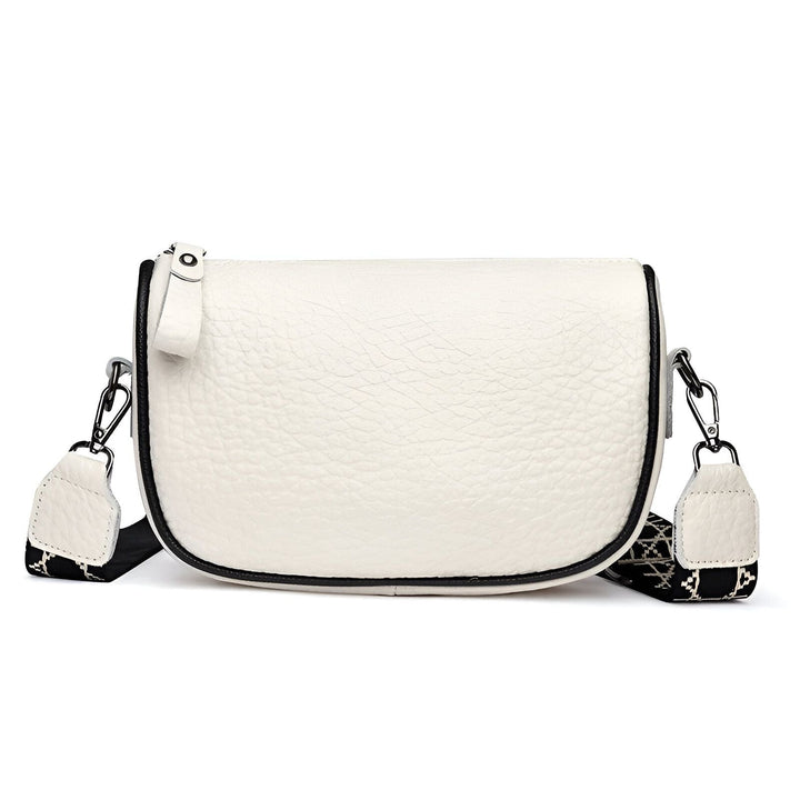 Sac à bandoulière blanc en cuir texturé avec bordures noires et sangle motif., 46264208425184,46264208457952,46264208490720,46264208523488