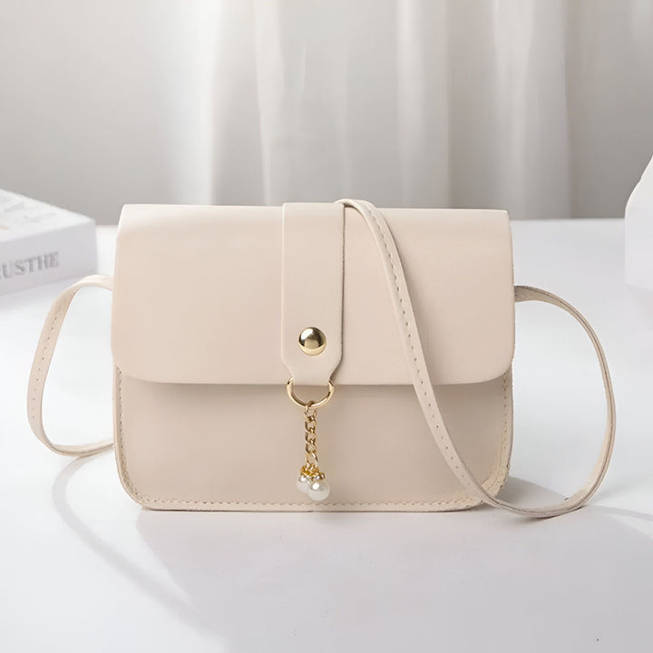 Sac à main bandoulière élégant beige avec fermoir doré et pendentif perles, 46262754246880,46262754279648,46262754312416,46262754345184,46262754377952