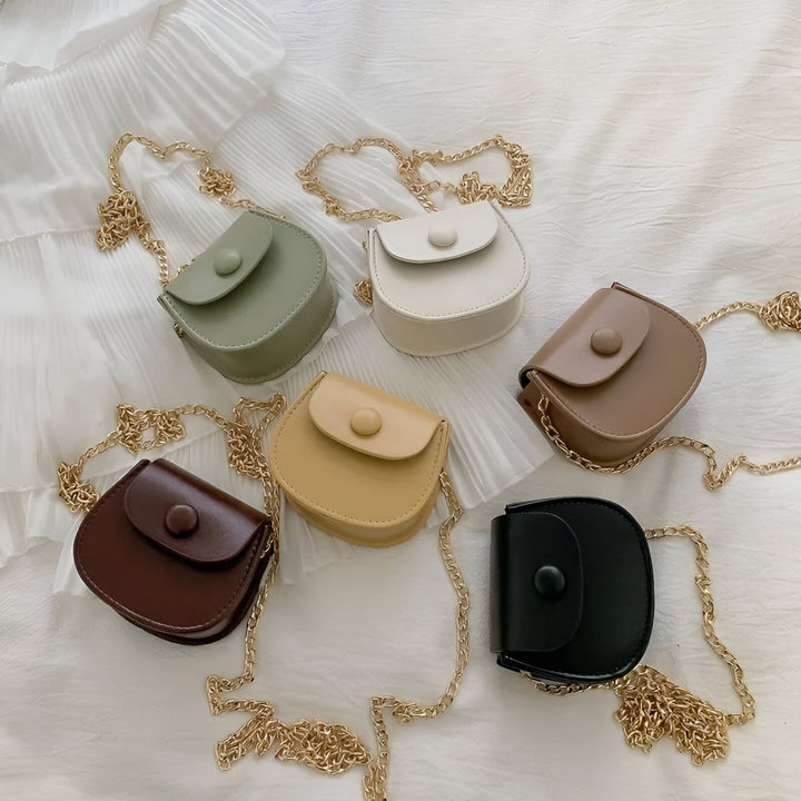 Mini sacs demi-lune colorés avec chaînes dorées., 46193969856736,46193969889504,46193969922272,46193969955040,46193969987808,46193970020576