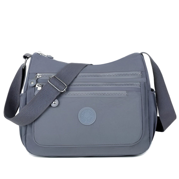 Sac bandoulière gris en tissu avec plusieurs poches zippées, 46262993518816,46262993551584,46262993584352,46262993617120,46262993649888,46262993682656,46262993715424,46262993748192,46262993780960,46262993813728,46262993846496,46262993879264,46262993912032,46262993944800,46262993977568,46262994010336,46262994043104,46262994075872,46262994108640,46262994141408,46262994174176,46262994206944,46262994239712,46262994272480