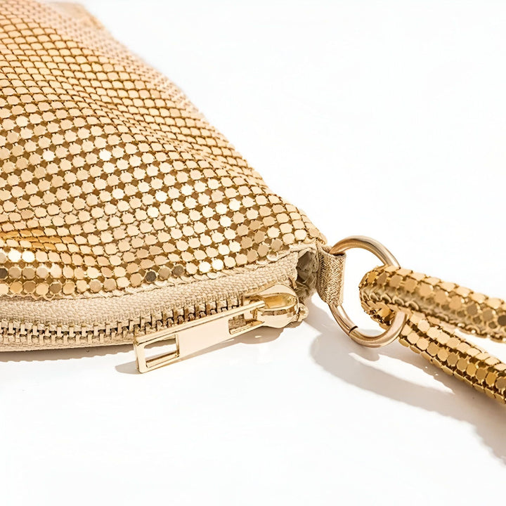 Pochette dorée en maille avec zip et bandoulière chaîne., 46194028642528,46194028675296,46194028708064