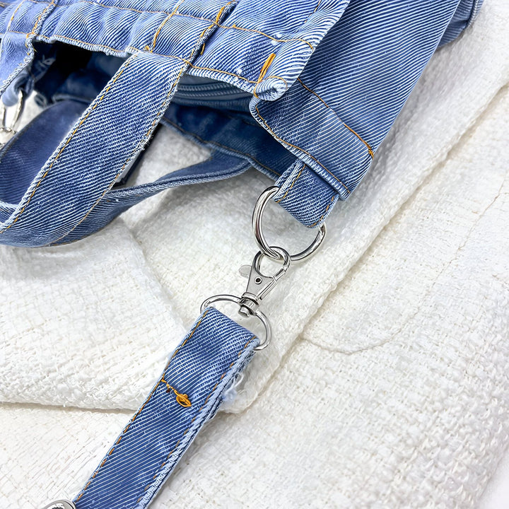 Sac en jean bleu rayé avec surpiqûres orange et mousqueton argenté, 46193993285856,46193993318624
