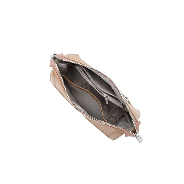 Sac à main beige ouvert, intérieur visible, compartiments et doublure grise., 46193851498720