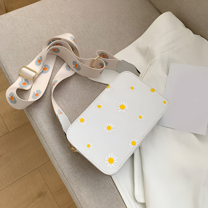 Sac blanc rectangulaire avec motif marguerites jaunes et blanches., 46193876795616,46193876828384,46193876861152,46193876893920
