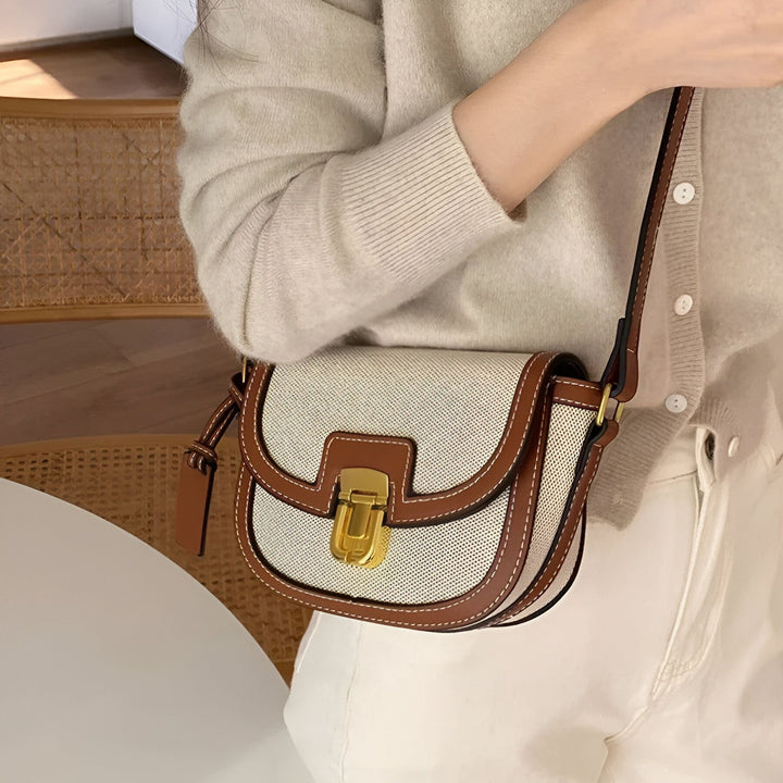 Sac besace en toile beige et cuir marron avec fermoir doré., 46194068619488