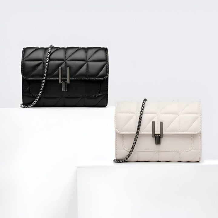 Deux sacs matelassés en cuir avec bandoulière chaîne, un noir et un blanc., 46193948950752,46193948983520