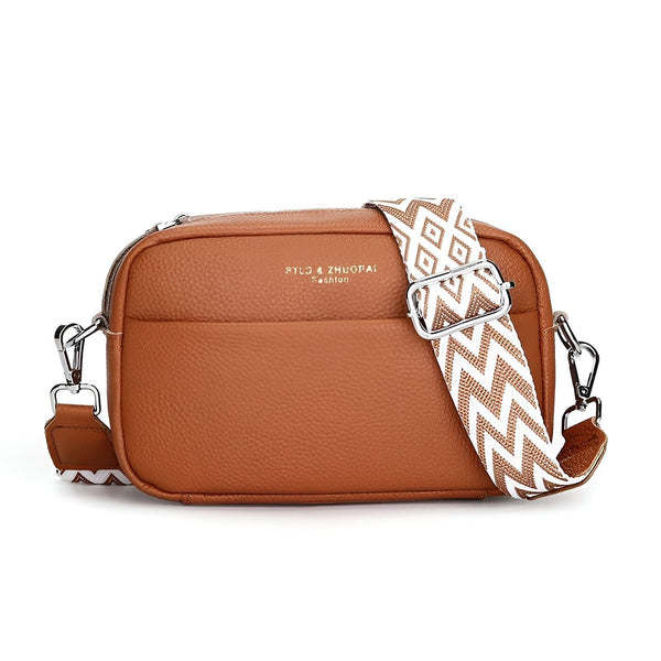 Sac bandoulière femme en cuir marron, sangle large motif géométrique blanc et marron, 46194065080544,46194065113312,46194065146080,46194065211616,46194065244384