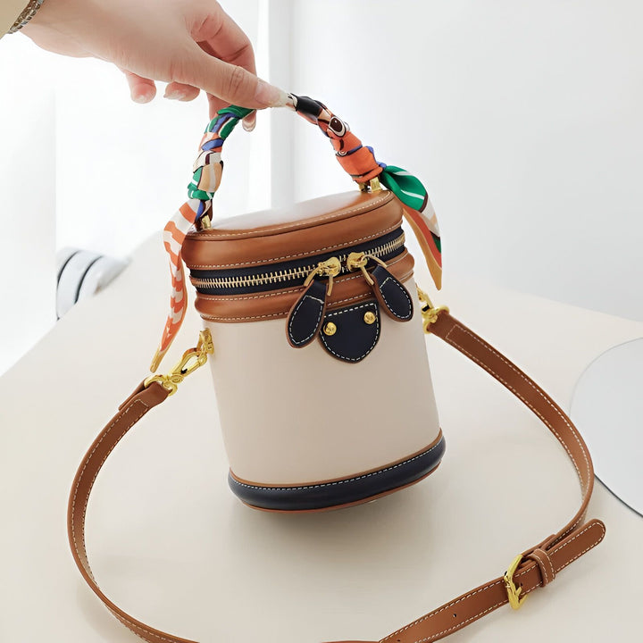 Sac cylindrique beige et marron, bandoulière, anse avec foulard coloré., 46194010128608