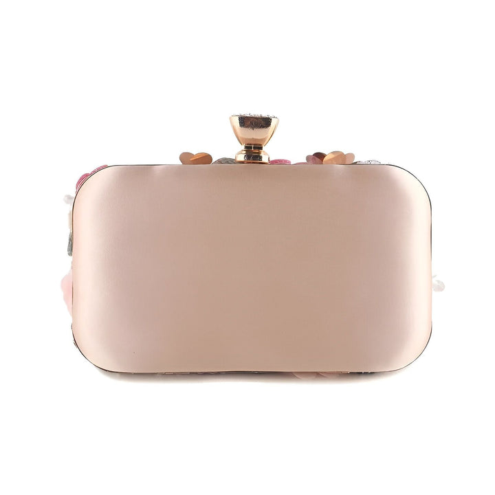 Pochette de soirée beige avec fermoir strass et détails floraux, 46193927356640,46193927389408,46193927422176