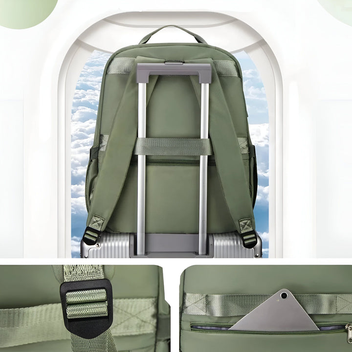 Sac à dos vert fixé sur poignée de valise, avec vue sur les nuages par fenêtre d'avion., 46193916575968,46193916608736,46193916641504,46193916674272,46193916707040