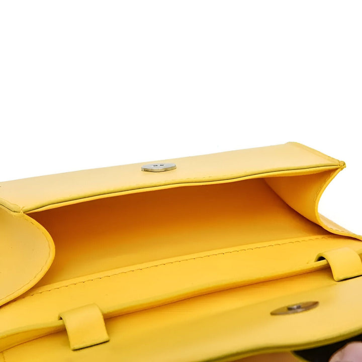 Intérieur d'un sac en cuir jaune ouvert, 46193958748384,46193958813920,46193958846688,46193958879456,46193958912224,46193958944992
