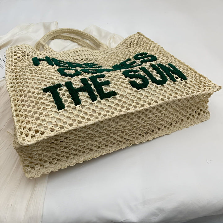 Sac cabas en paille beige crochetée avec inscription verte HERE COMES THE SUN, 46193944723680,46193944756448