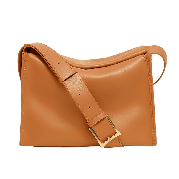 Sac à bandoulière en cuir camel avec large sangle et boucle dorée., 46193858380000,46193858412768,46193858445536