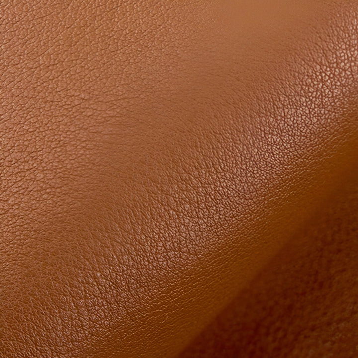 Gros plan sur la texture du cuir marron, grain naturel visible., 46193857102048,46193857167584,46193857200352,46193857233120