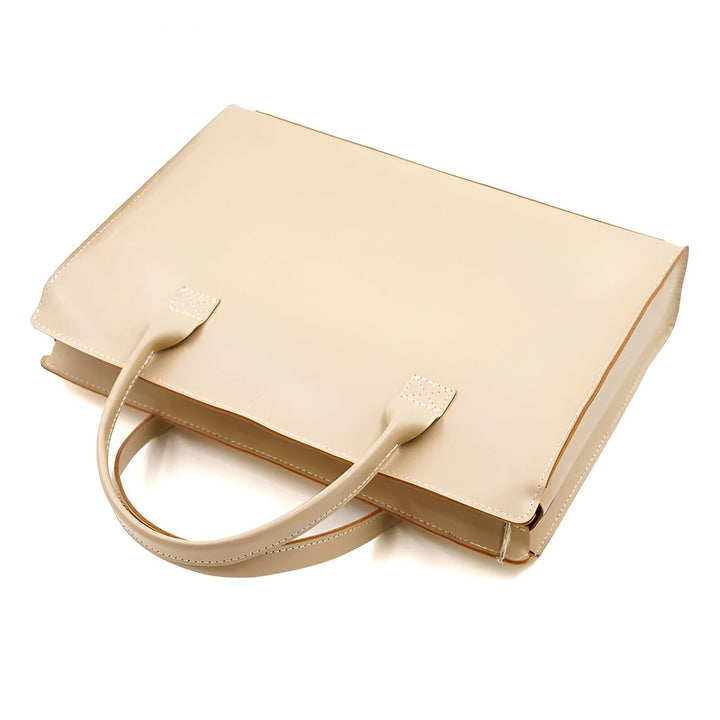 Serviette en cuir beige avec anses, 46193907532000,46193907564768,46193907597536,46193907630304,46193907663072,46193907695840,46193907728608,46193907761376,46193907826912,46193907859680,46193907892448,46193907925216,46193907957984,46193907990752,46193908023520