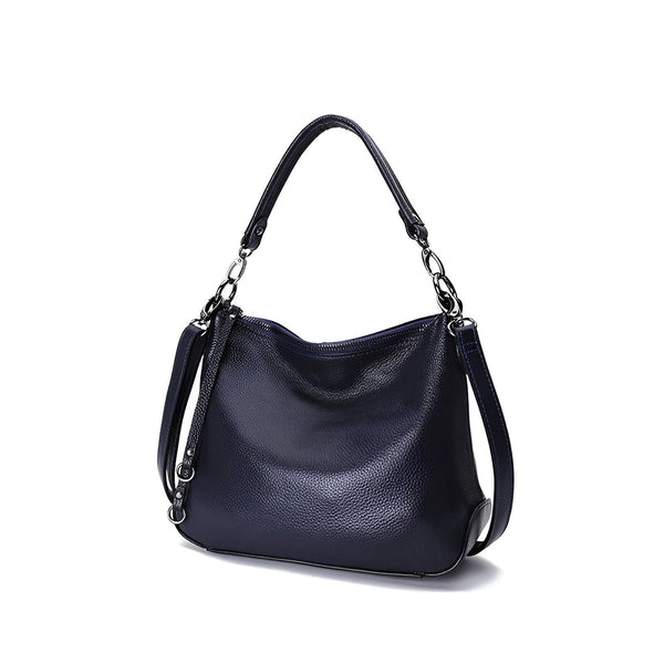 Sac à main en cuir bleu marine avec bandoulière et anse, détails chaîne argentés., 46193845993696,46193846026464,46193846059232,46193846092000,46193846124768