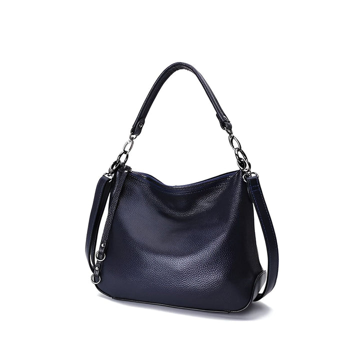 Sac à main en cuir bleu marine avec bandoulière et anse, détails chaîne argentés., 46193845993696,46193846026464,46193846059232,46193846092000,46193846124768