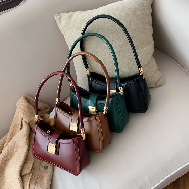 Quatre sacs à main baguette en cuir de couleurs bordeaux, marron, vert, noir, 46193936236768,46193936269536,46193936302304,46193936335072