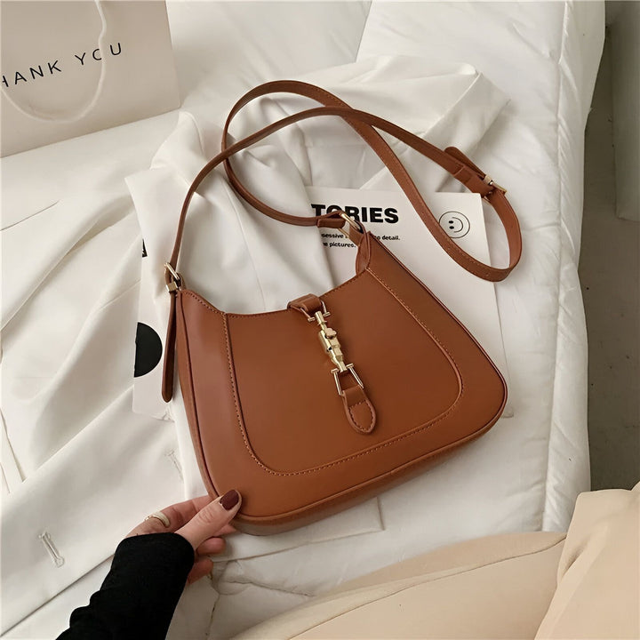 Sac à main en cuir marron avec détail boucle dorée, 46193934565600,46193934598368,46193934631136,46193934663904,46193934696672