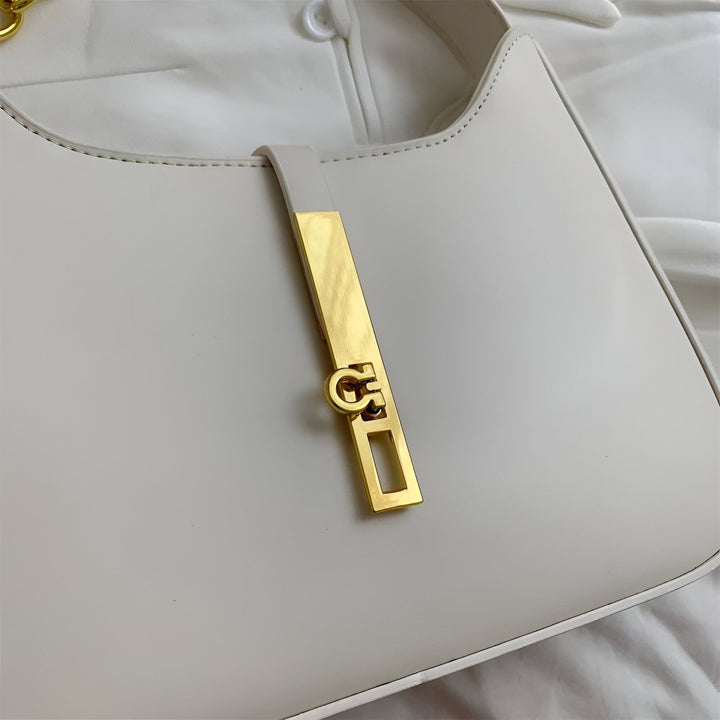 Sac à main blanc élégant avec détail en métal doré et logo G entrelacé., 46193934565600,46193934598368,46193934631136,46193934663904,46193934696672