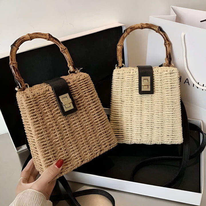 Deux sacs en paille avec anses en bambou, un beige et un naturel., 46193945510112,46193945542880