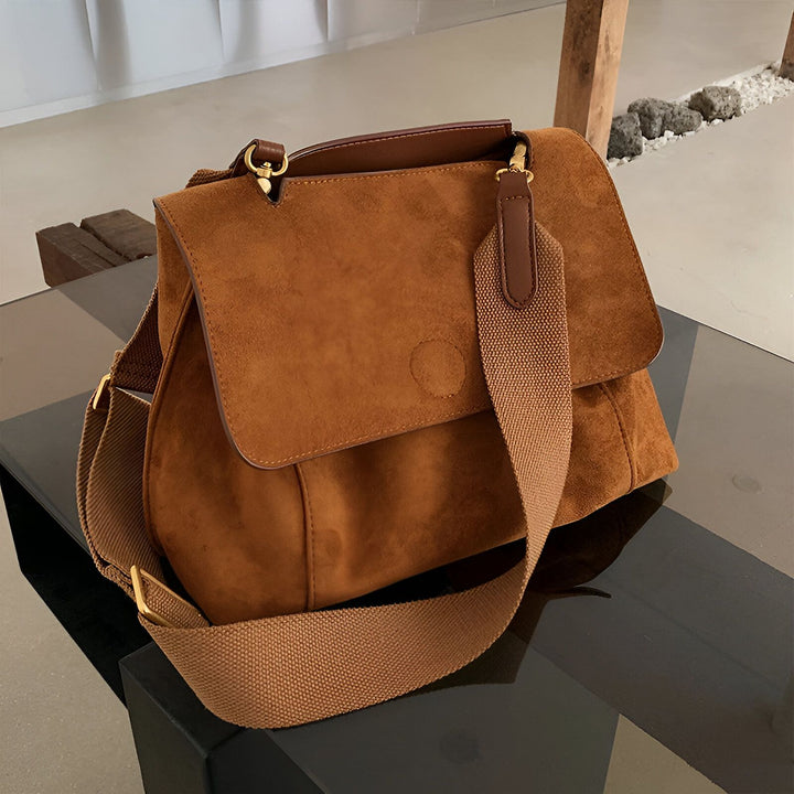 Sac en daim marron avec rabat, poignée et bandoulière, 46193886396640,46193886429408