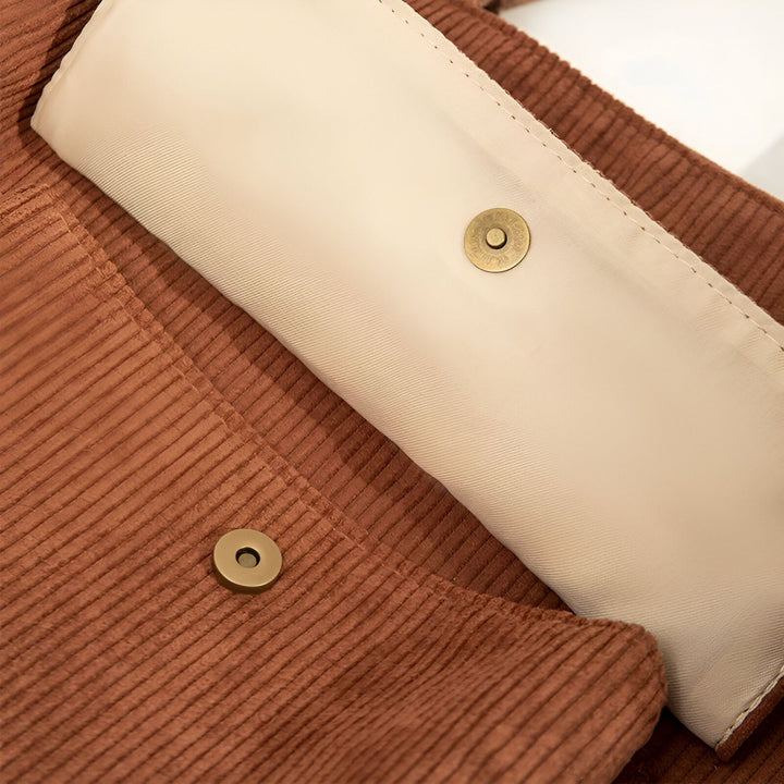 Détail de sac : velours côtelé marron, doublure beige, fermetures aimantées., 46193957503200,46193957535968,46193957568736,46193957601504