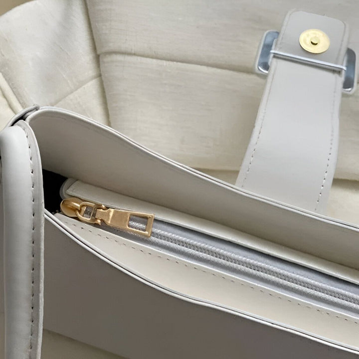 Intérieur de sac blanc avec zip doré et fermeture magnétique, 46193943707872,46193943740640,46193943773408,46193943806176