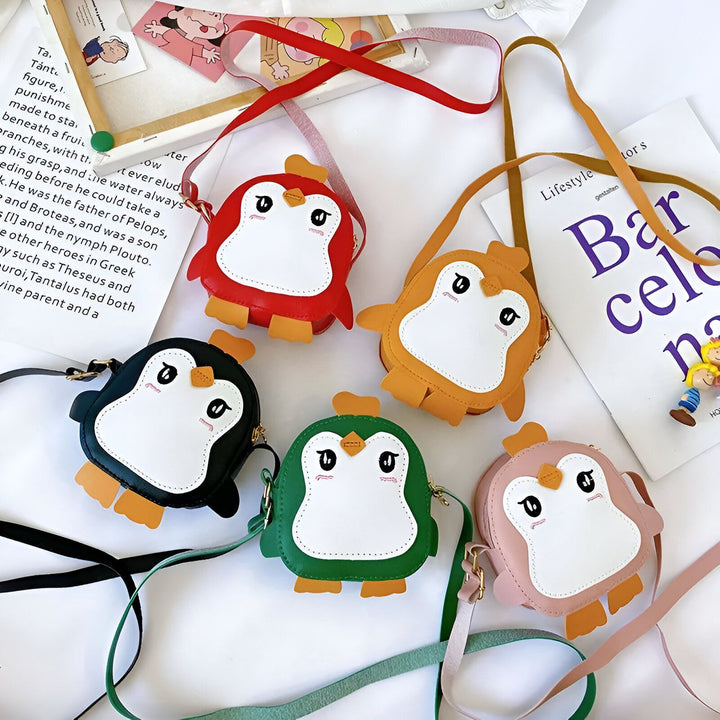 Cinq petits sacs enfant en forme de pingouin de différentes couleurs., 46193980342496,46193980375264,46193980408032,46193980440800,46193980473568