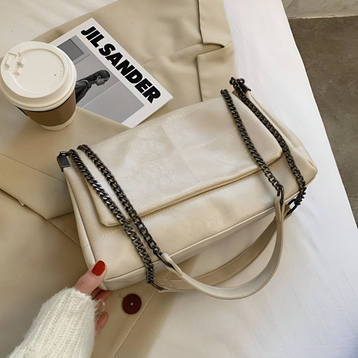 Sac bandoulière matelassé beige avec chaîne., 46193950523616,46193950556384