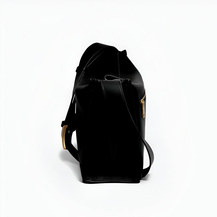 Sac noir en cuir lisse avec bandoulière réglable et zip doré, 46193866965216