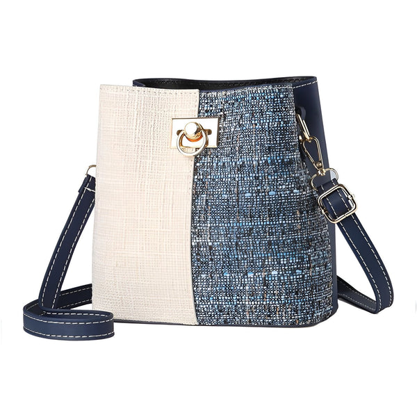 Sac à main bicolore beige texturé et bleu marine à motif, avec fermoir doré et bandoulière., 46193874469088,46193874501856,46193874534624,46193874567392
