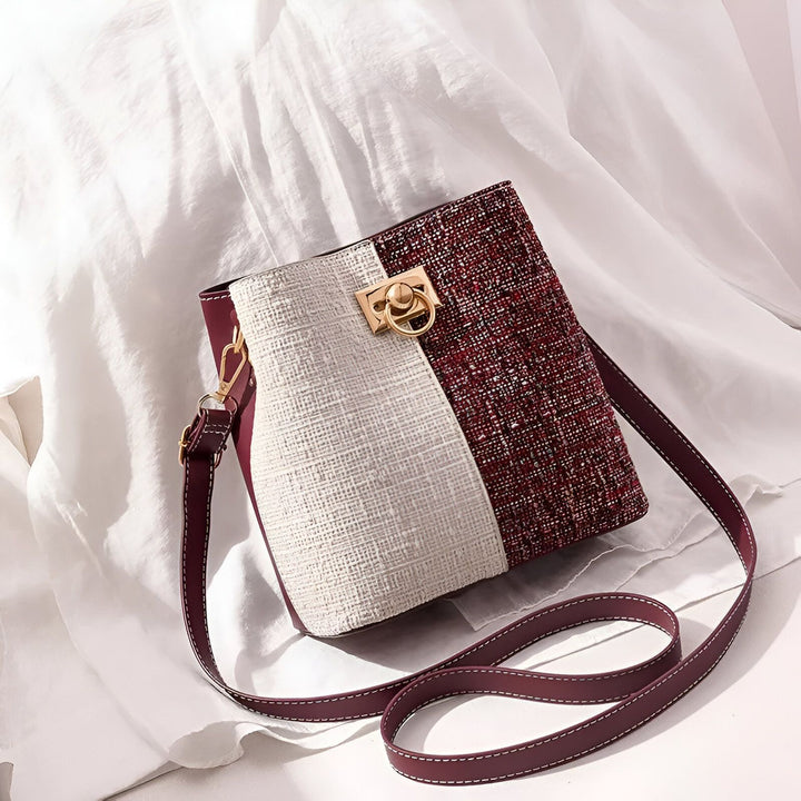 Sac bandoulière bi-matière bordeaux et blanc style tweed, fermoir doré., 46193874469088,46193874501856,46193874534624,46193874567392