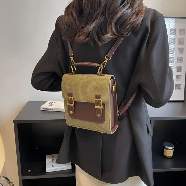 Sac à dos mini vert en velours côtelé avec détails en cuir marron porté sur le dos., 46193903239392,46193903304928,46193903337696,46193903370464