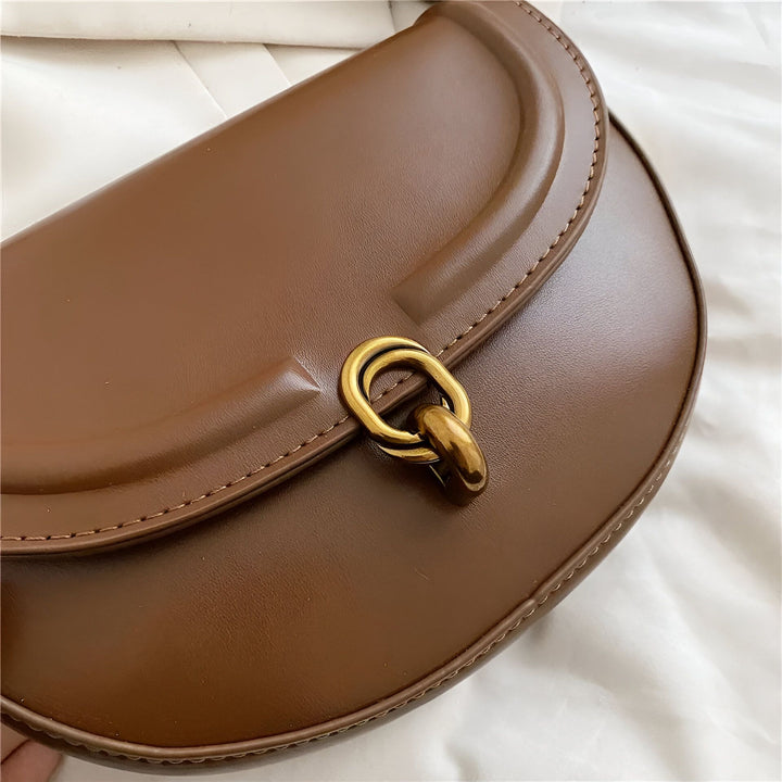 Sac demi-lune en cuir marron avec fermoir doré, 46194026283232,46194026316000,46194026348768,46194026381536
