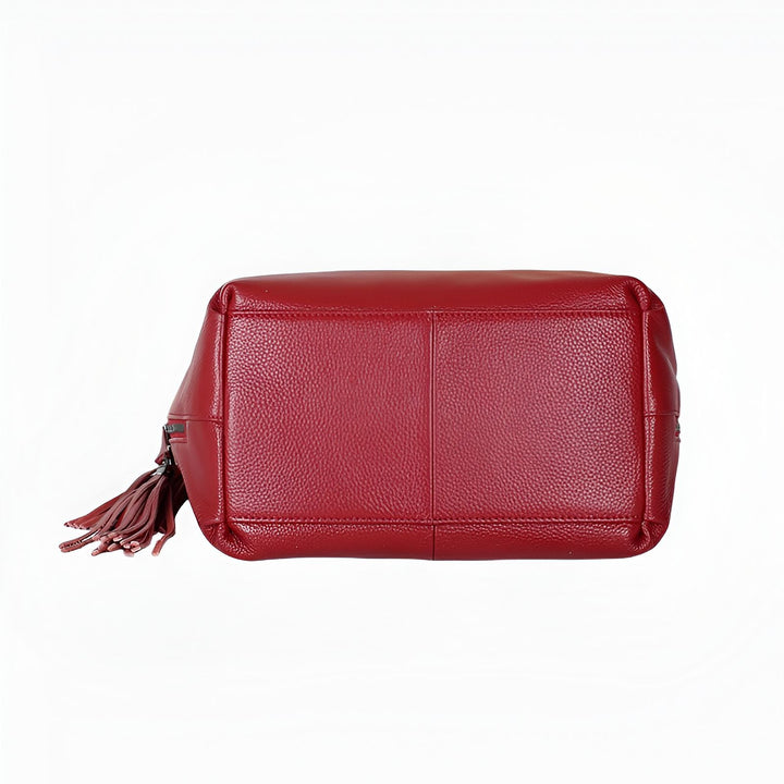 Fond de sac à main rouge en cuir texturé avec pompon., 46193838129376,46193838162144,46193838194912,46193838227680,46193838260448,46193838293216,46193838325984