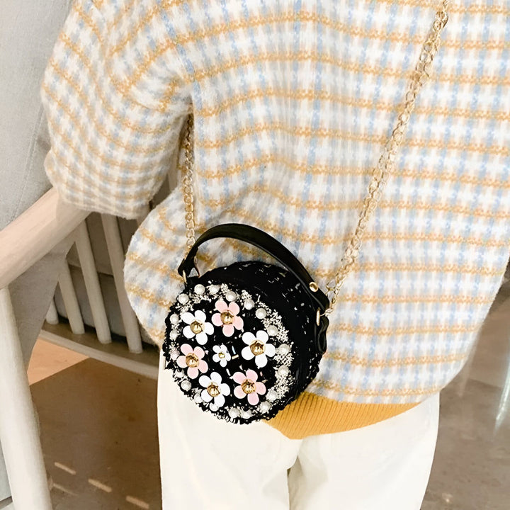 Petit sac rond noir avec fleurs, perles et strass, bandoulière chaîne or., 46193983095008,46193983127776,46193983160544