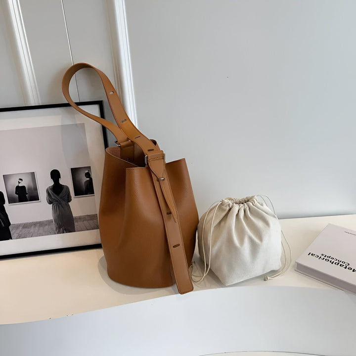 Sac seau en cuir marron avec bandoulière réglable et pochette en tissu beige, 46193881710816,46193881743584,46193881776352